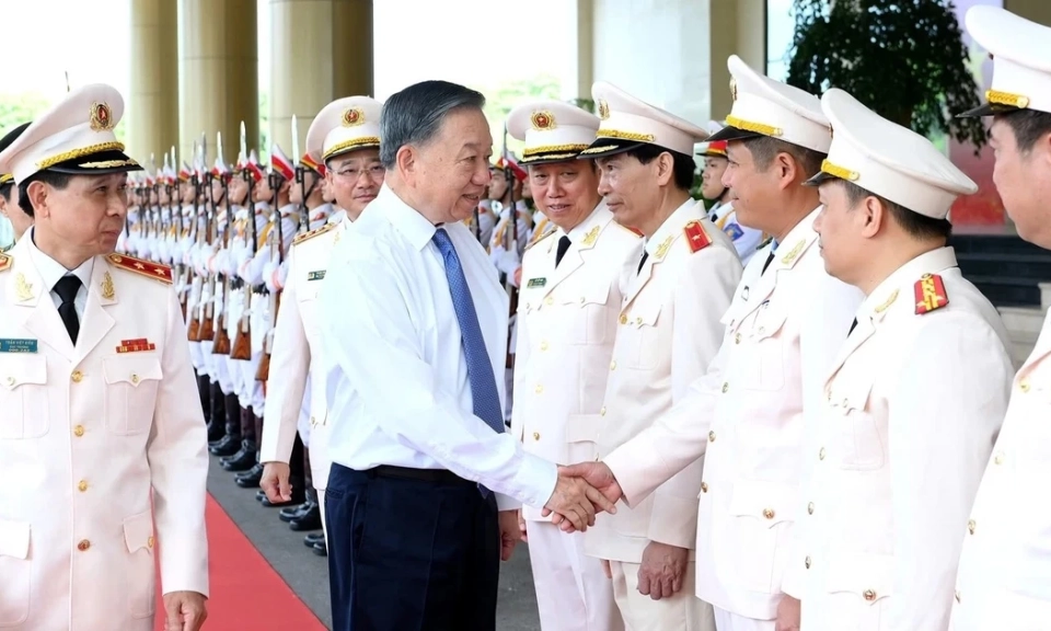 Tiếp tục hiện đại h&oacute;a lực lượng kỹ thuật nghiệp vụ, đ&aacute;p ứng nhiệm vụ trong t&igrave;nh h&igrave;nh mới