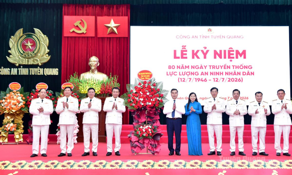 X&acirc;y dựng thế trận an ninh nh&acirc;n d&acirc;n gắn với thế trận quốc ph&ograve;ng to&agrave;n d&acirc;n vững chắc ngay từ cơ sở