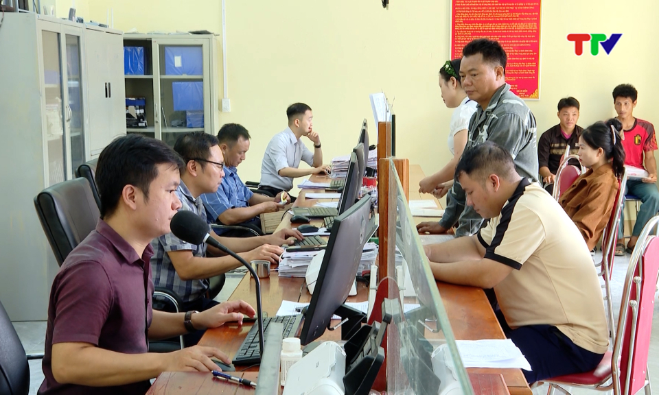 Ch&uacute; trọng n&acirc;ng cao tr&igrave;nh độ số cho đội ngũ c&aacute;n bộ cơ sở