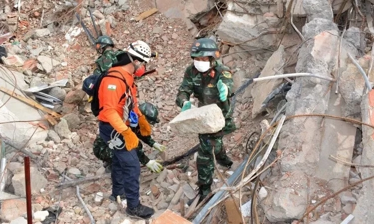 Đo&agrave;n cứu nạn, cứu hộ Việt Nam được trao tặng Huy chương &ldquo;Anh h&ugrave;ng Venezuela&rdquo;