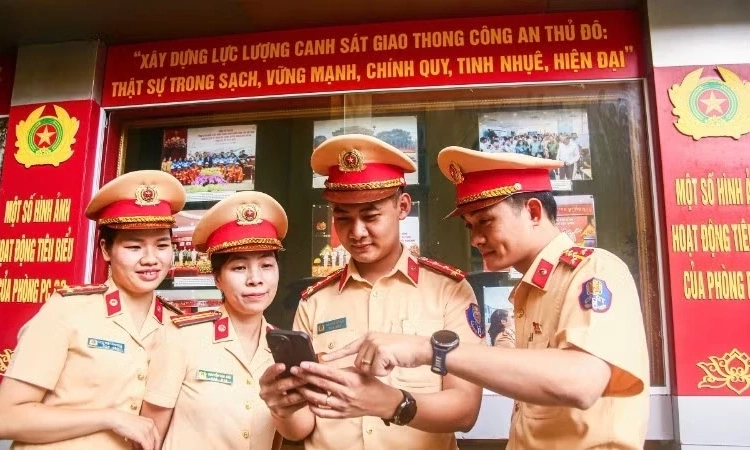 Hơn 1.300 Cảnh s&aacute;t giao th&ocirc;ng Thủ đ&ocirc; thi s&aacute;t hạch về ứng xử, lễ tiết, t&aacute;c phong