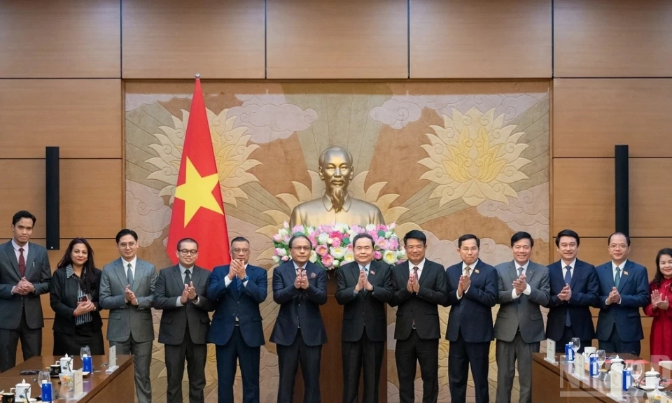 [Ảnh] Chủ tịch Quốc hội Trần Thanh Mẫn tiếp Tổng Chưởng l&yacute; Malaysia
