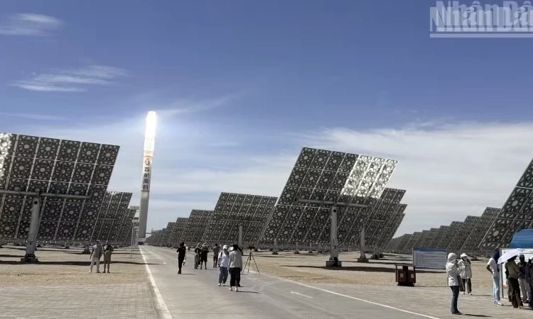 Nhiệt điện mặt trời - c&ocirc;ng nghệ gi&uacute;p Trung Quốc thực hiện mục ti&ecirc;u carbon k&eacute;p