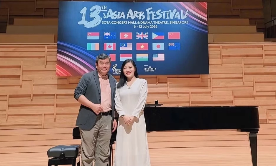 Ca sĩ B&iacute;ch Hồng l&agrave;m gi&aacute;m khảo Asia Arts Festival lần thứ 13