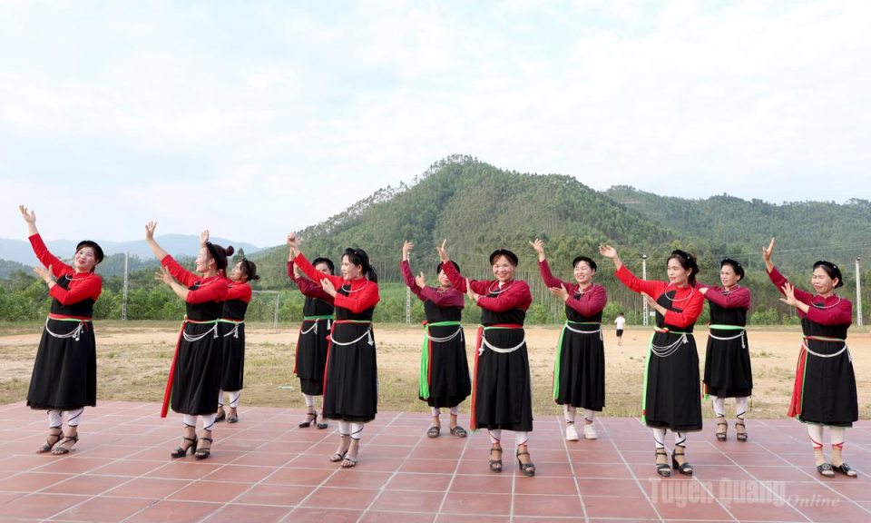 Khi "l&ograve;ng d&acirc;n" mở đường lớn