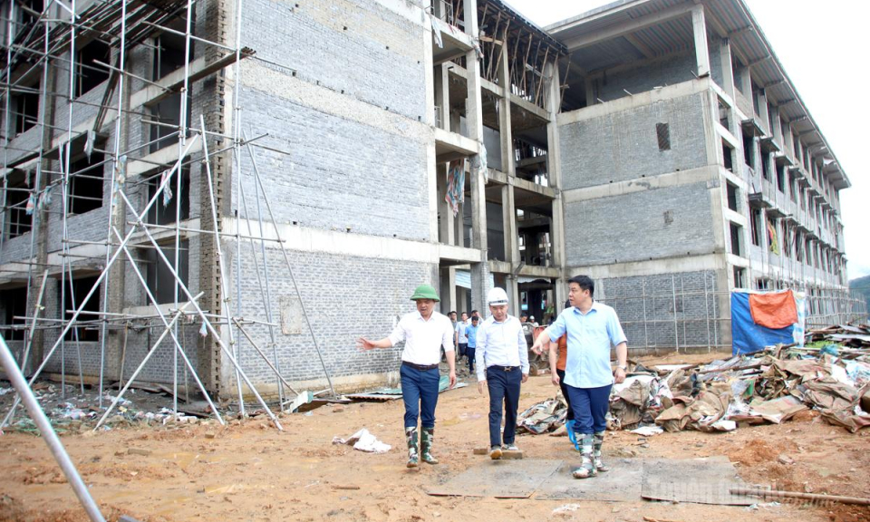 Tập trung tối đa nh&acirc;n lực đẩy nhanh tiến độ thi c&ocirc;ng c&aacute;c Dự &aacute;n Trường Phổ th&ocirc;ng nội tr&uacute; li&ecirc;n cấp