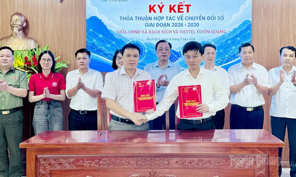 Đưa chuyển đổi số đến gần người d&acirc;n v&ugrave;ng bi&ecirc;n