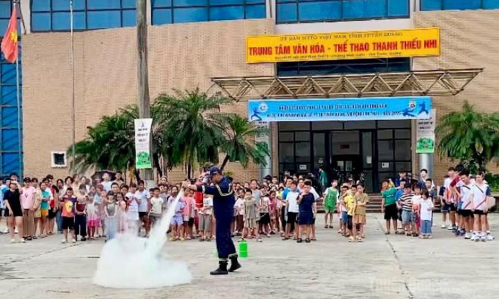 Trang bị kỹ năng ph&ograve;ng ch&aacute;y, chữa ch&aacute;y cho thanh thiếu nhi