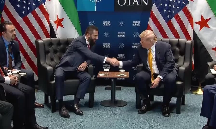 Tổng thống Donald Trump đưa Syria ra khỏi danh s&aacute;ch quốc gia t&agrave;i trợ khủng bố