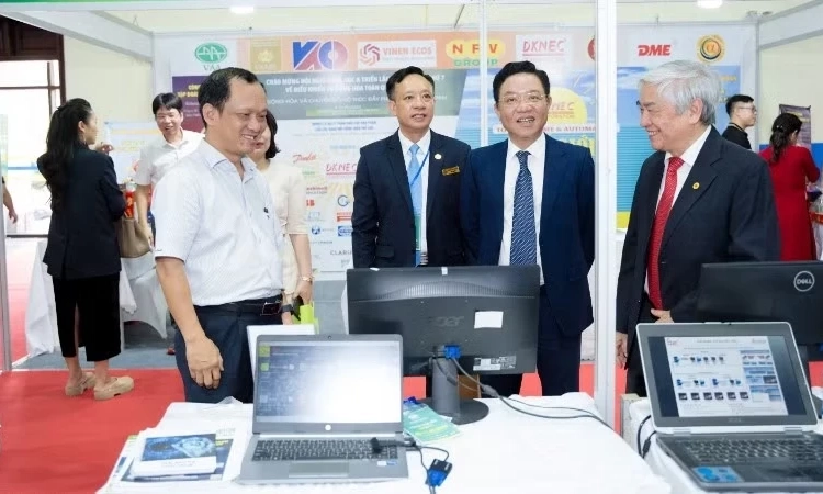 Robot, AI v&agrave; drone Make in Vietnam trước cơ hội bứt ph&aacute;