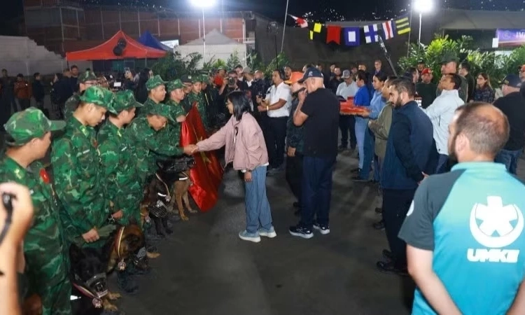 Động đất tại Venezuela: Tổng thống l&acirc;m thời tri &acirc;n sự hỗ trợ quốc tế