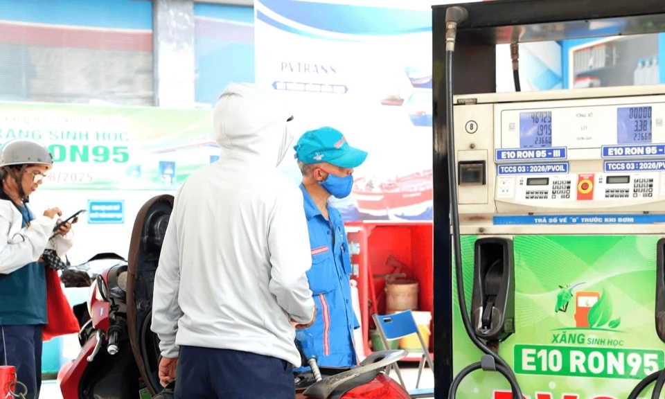 Gi&aacute; xăng giảm, dầu diesel tăng trong kỳ điều h&agrave;nh ng&agrave;y 9-7