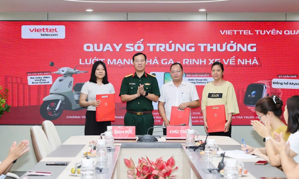 Viettel Tuy&ecirc;n Quang tổ chức quay số tr&uacute;ng thưởng đợt 1 chương tr&igrave;nh khuyến mại "Lượt mạng thả ga - Rinh xe về nh&agrave;"