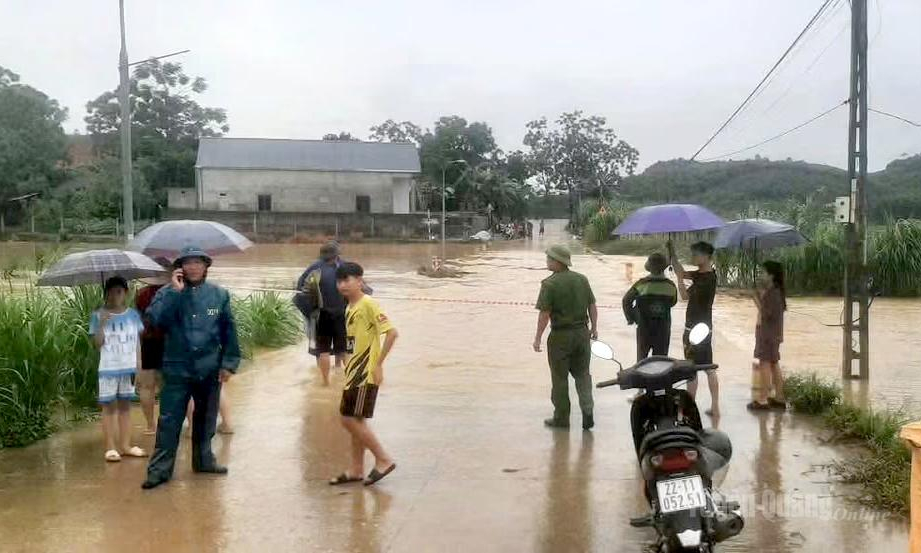 Mưa lớn diện rộng, xuất hiện lũ tr&ecirc;n hệ thống s&ocirc;ng, suối