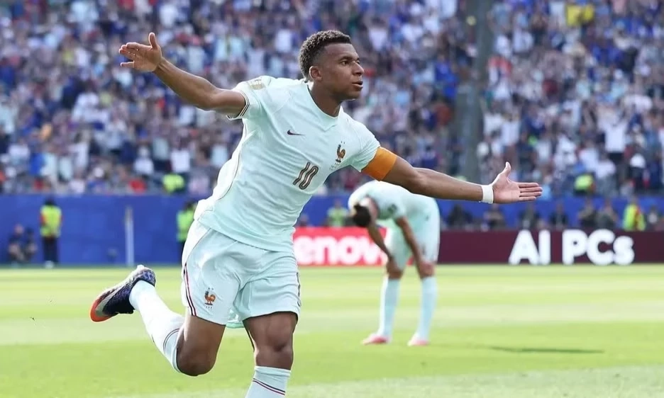 Mbappe tỏa s&aacute;ng đưa Ph&aacute;p v&agrave;o b&aacute;n kết