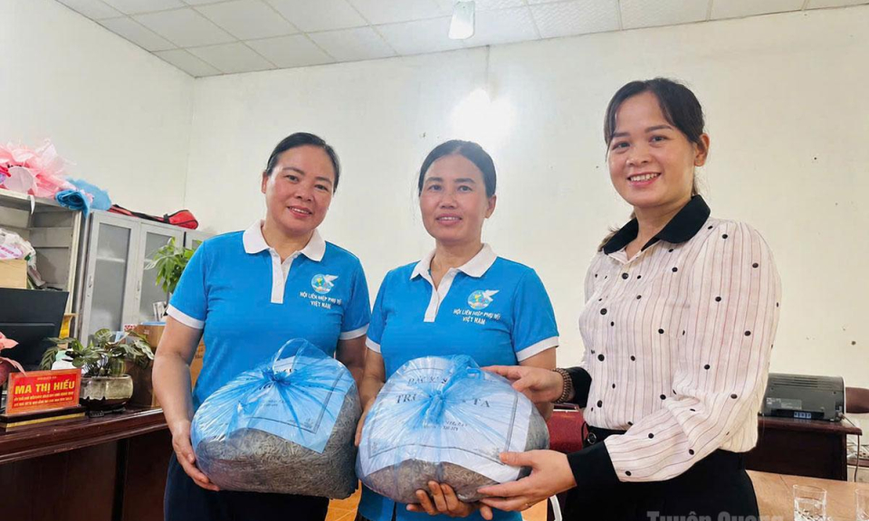 Chợ số về l&agrave;ng