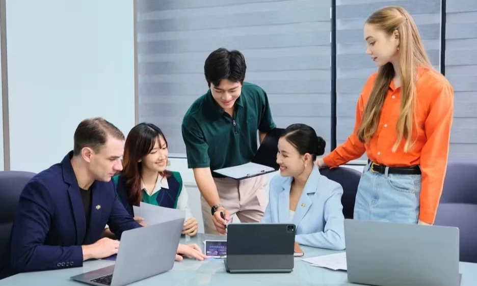 C&ocirc;ng bố nghi&ecirc;n cứu to&agrave;n cầu về chuyển đổi tr&iacute; tuệ nh&acirc;n tạo trong doanh nghiệp: Chưa sẵn s&agrave;ng vận h&agrave;nh ở quy m&ocirc; lớn