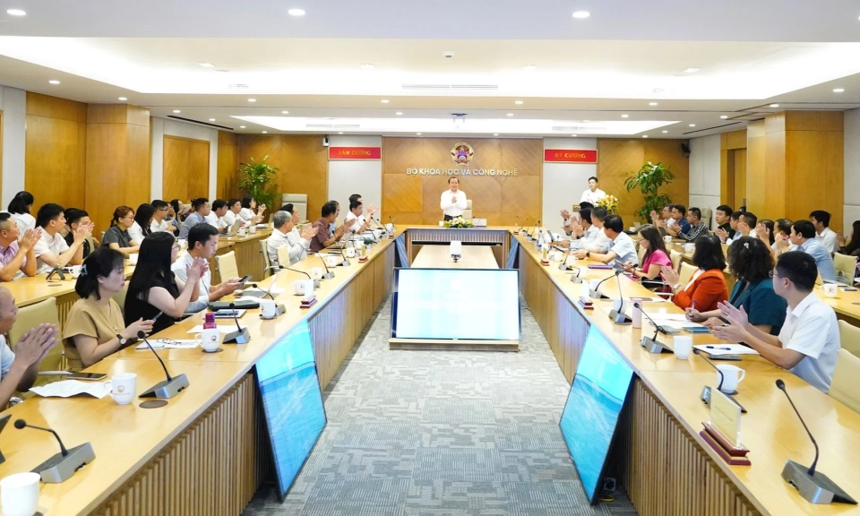 Đề xuất hỗ trợ 50% l&atilde;i suất vay để th&uacute;c đẩy doanh nghiệp đổi mới c&ocirc;ng nghệ