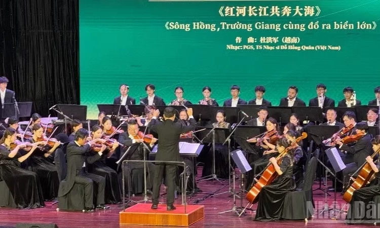 Đ&agrave; Nẵng: Đặc sắc chương tr&igrave;nh giao hưởng hữu nghị Việt Nam-Trung Quốc