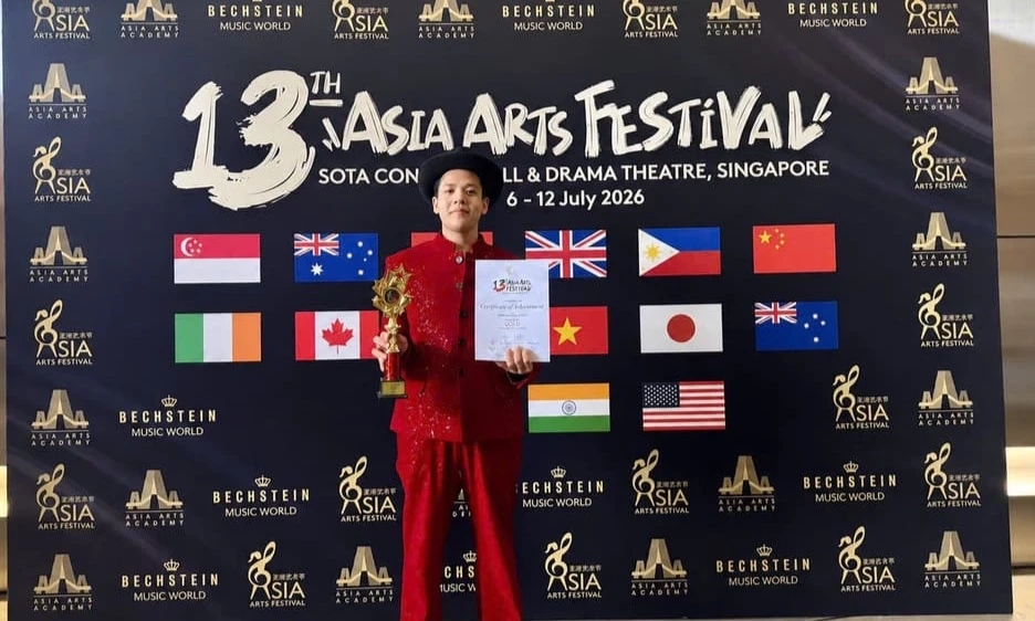 Ch&agrave;ng trai Hải Ph&ograve;ng - Đặng C&ocirc;ng Danh gi&agrave;nh Huy chương V&agrave;ng tại Asia Arts Festival