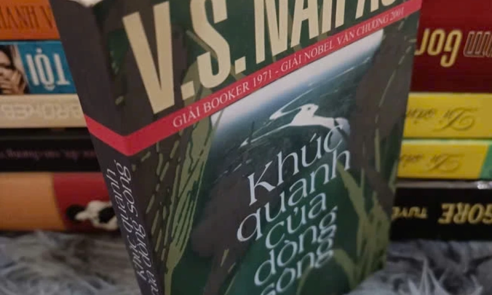 Kh&uacute;c quanh của d&ograve;ng s&ocirc;ng