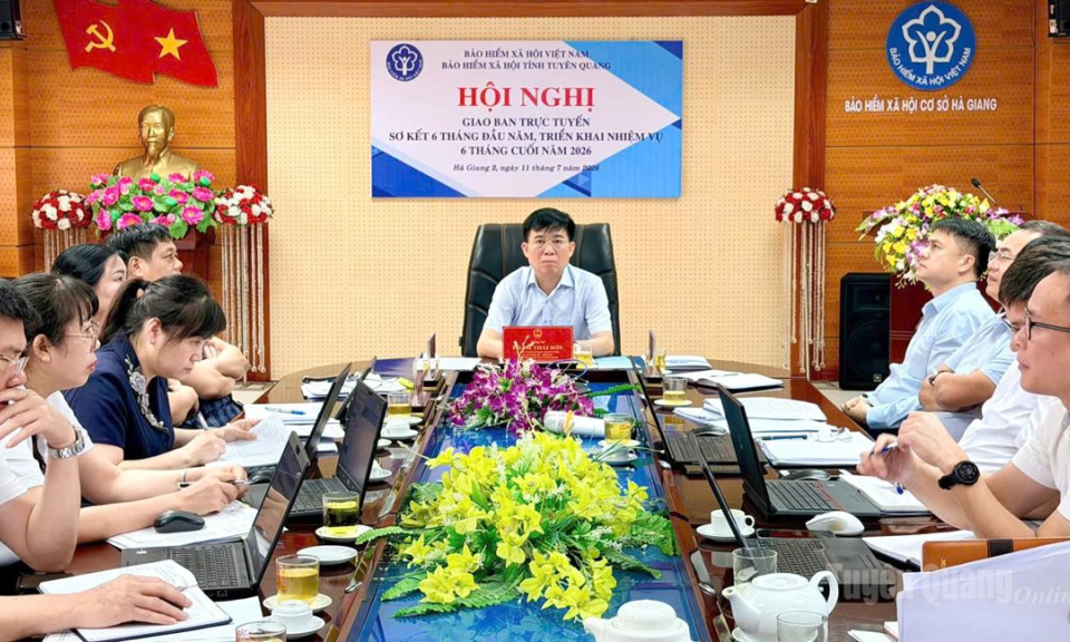 Tập trung ph&aacute;t triển người tham gia BHXH, BHYT, BHTN