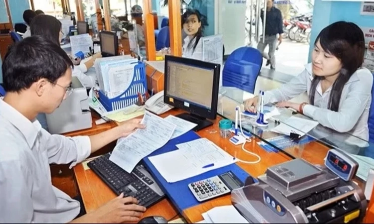 Quy định chi tiết h&igrave;nh thức kỷ luật v&agrave; bồi thường thiệt hại đối với h&agrave;nh vi g&acirc;y l&atilde;ng ph&iacute;