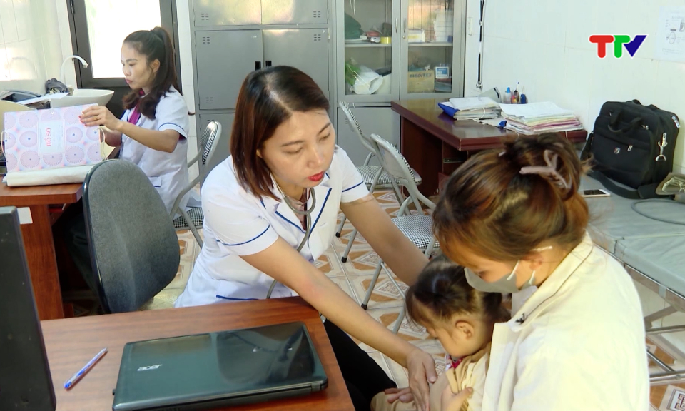 D&acirc;n số v&agrave; Ph&aacute;t triển (số 7/2026)| N&acirc;ng cao chất lượng chăm s&oacute;c sức khỏe nh&acirc;n d&acirc;n từ tuyến y tế cơ sở.
