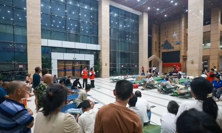 B&atilde;o Bavi đổ bộ Chiết Giang, h&agrave;ng trăm chuyến bay tại Thượng Hải bị hủy