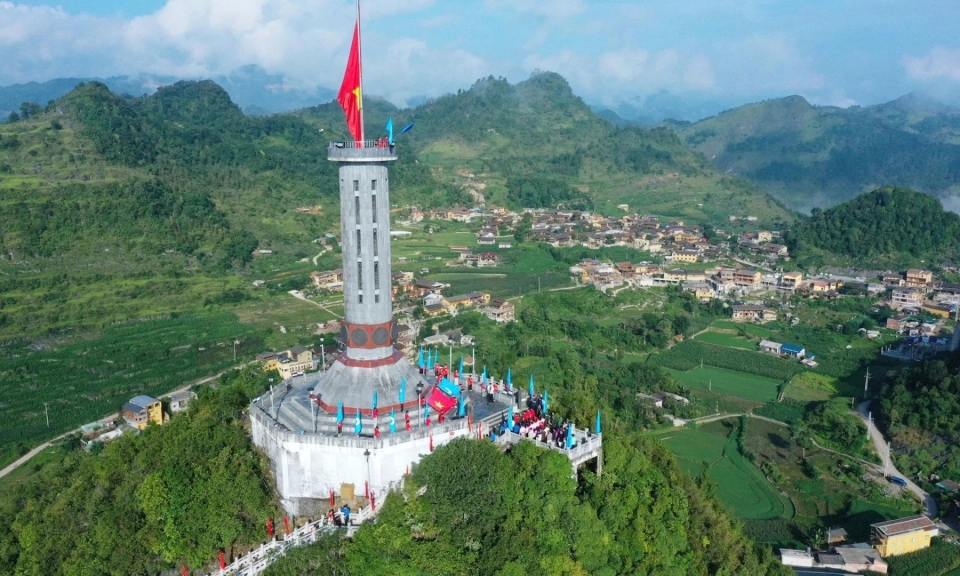 H&agrave;nh tr&igrave;nh "T&ocirc;i y&ecirc;u Tổ quốc t&ocirc;i" - Kh&aacute;t vọng cống hiến nơi địa đầu