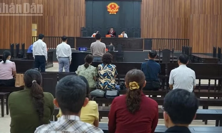 Tuy&ecirc;n &aacute;n vụ &aacute;n h&igrave;nh sự &ldquo;Lợi dụng chức vụ quyền hạn trong khi thi h&agrave;nh c&ocirc;ng vụ&rdquo; xảy ra tại Bệnh viện đa khoa v&ugrave;ng T&acirc;y Nguy&ecirc;n