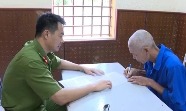 C&ocirc;ng an Th&agrave;nh phố Hồ Ch&iacute; Minh triệt ph&aacute; đường d&acirc;y mua b&aacute;n, vận chuyển hơn 16kg thuốc nổ TNT