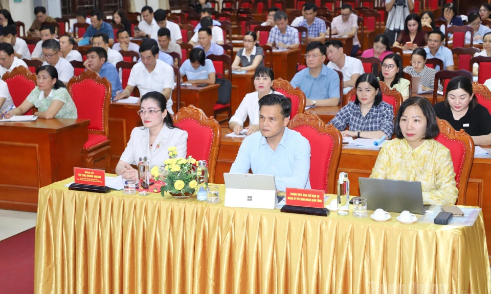 Nhận diện, kỹ năng đấu tranh, phản b&aacute;c với th&ocirc;ng tin xấu, độc v&agrave; c&aacute;c quan điểm sai tr&aacute;i tr&ecirc;n internet v&agrave; mạng x&atilde; hội