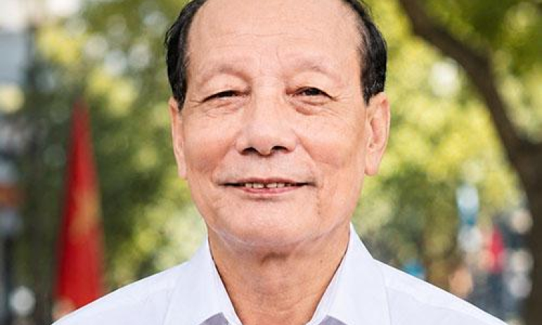 Người giữ lửa nghĩa t&igrave;nh đồng đội