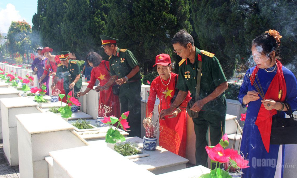 Thắp s&aacute;ng đạo l&yacute; "Uống nước nhớ nguồn"