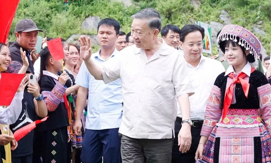 Tiếp tục thực hiện tốt chủ trương x&acirc;y dựng phong tr&agrave;o to&agrave;n d&acirc;n bảo vệ an ninh Tổ quốc