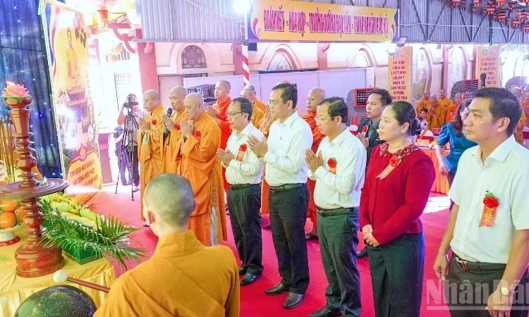 C&agrave; Mau tu bổ Di t&iacute;ch quốc gia Ch&ugrave;a Phật Tổ