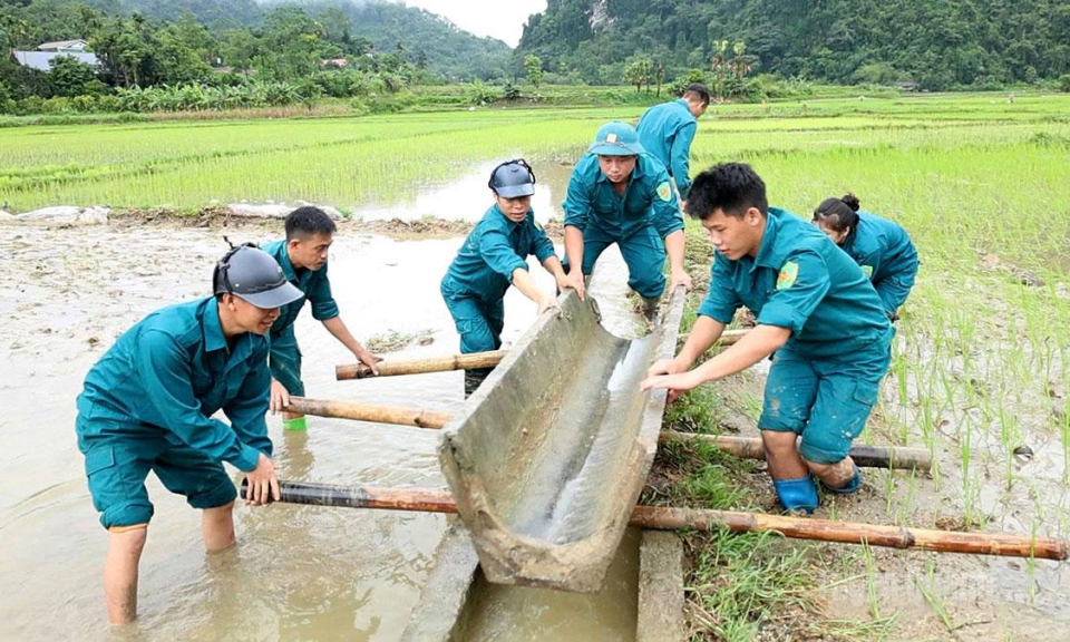 Giữ b&igrave;nh y&ecirc;n m&ugrave;a mưa lũ