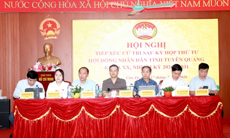 Tổ đại biểu số 2 HĐND tỉnh tiếp x&uacute;c cử tri x&atilde; C&aacute;n Tỷ