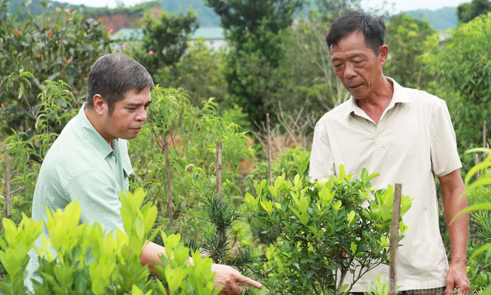 Gần d&acirc;n, s&aacute;t d&acirc;n để phục vụ Nh&acirc;n d&acirc;n