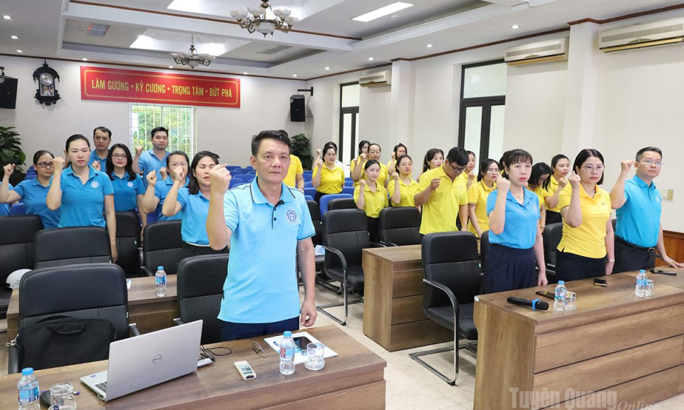 Ra qu&acirc;n hưởng ứng Ng&agrave;y Bảo hiểm y tế Việt Nam