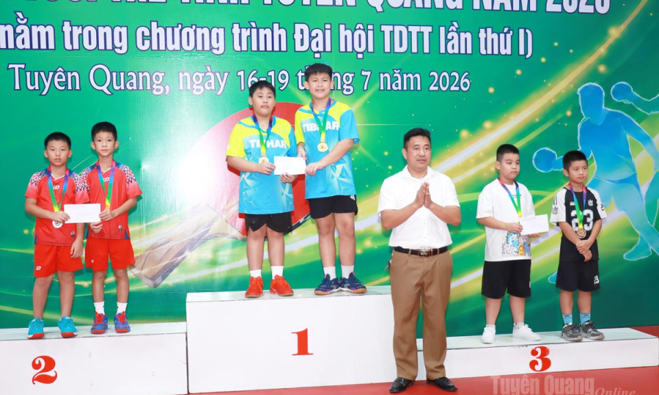 Trao 48 giải cho VĐV B&oacute;ng b&agrave;n nh&oacute;m tuổi trẻ