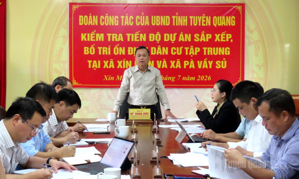 Ph&oacute; Chủ tịch UBND tỉnh Đỗ H&ugrave;ng Đức kiểm tra tiến độ c&aacute;c dự &aacute;n bố tr&iacute; ổn định d&acirc;n cư tại x&atilde; P&agrave; Vầy Sủ v&agrave; X&iacute;n Mần