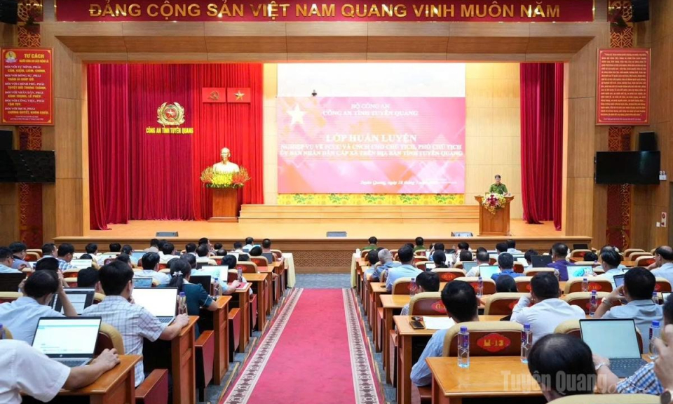 146 l&atilde;nh đạo cấp x&atilde; được huấn luyện nghiệp vụ PCCC v&agrave; CNCH