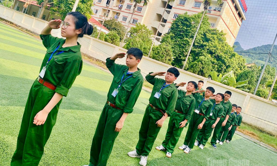 Trưởng th&agrave;nh từ Học kỳ trong qu&acirc;n đội