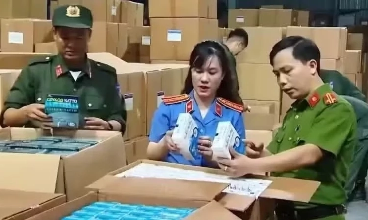 &ldquo;&Ocirc;ng tr&ugrave;m&rdquo; đường d&acirc;y sản xuất, bu&ocirc;n b&aacute;n thực phẩm chức năng giả sắp hầu t&ograve;a