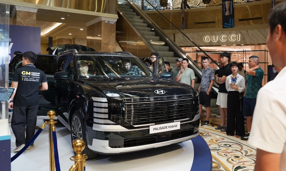 Biến thể hybrid của Hyundai Palisade thế hệ mới bất ngờ lộ diện tại H&agrave; Nội