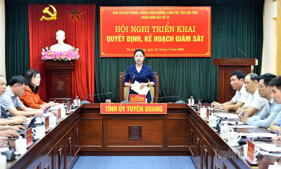 C&ocirc;ng bố quyết định, kế hoạch gi&aacute;m s&aacute;t về ph&ograve;ng chống tham nhũng, l&atilde;ng ph&iacute;