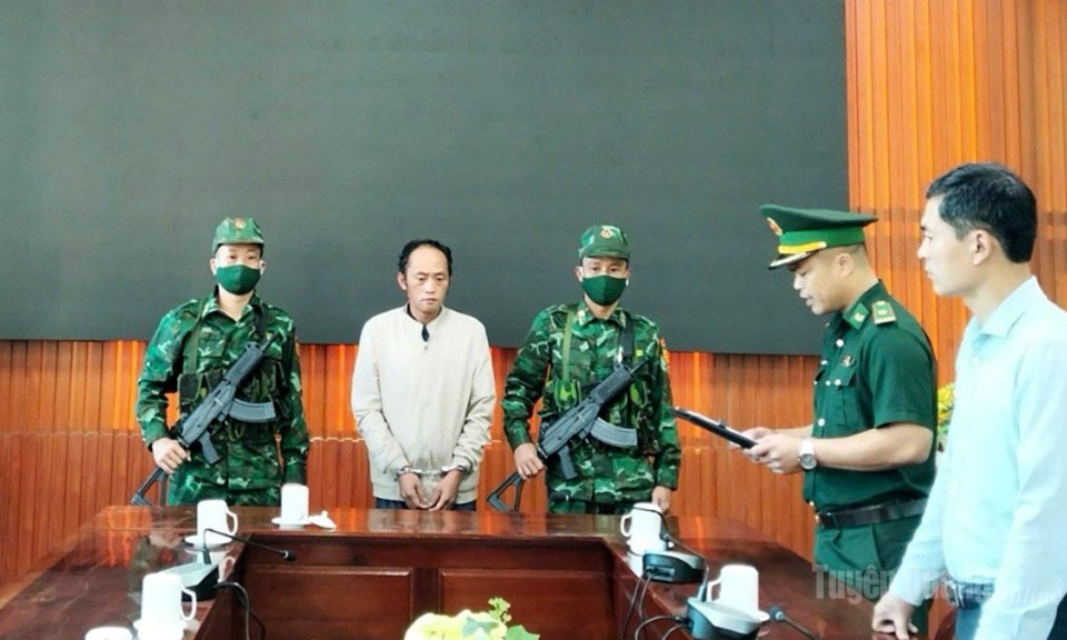 Đồn Bi&ecirc;n ph&ograve;ng Cửa khẩu Săm Pun khởi tố vụ &aacute;n tổ chức cho người kh&aacute;c xuất cảnh tr&aacute;i ph&eacute;p