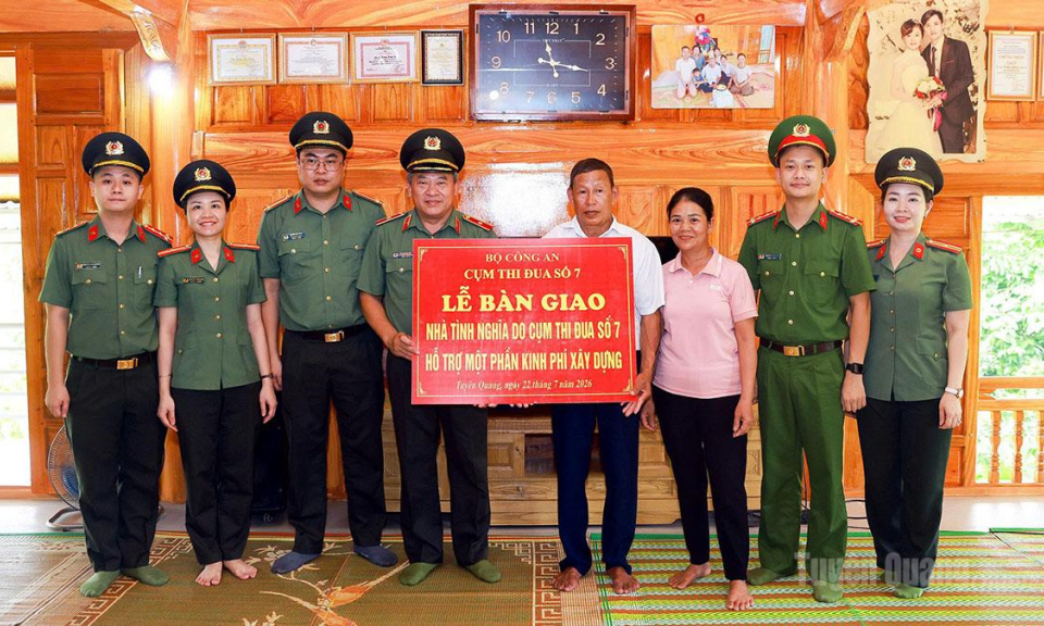 Cụm thi đua số 7 Bộ C&ocirc;ng an tổ chức c&aacute;c hoạt động tri &acirc;n tại Tuy&ecirc;n Quang